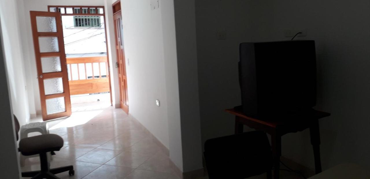 Con Estacionamiento Cerca Al Parque Apartment