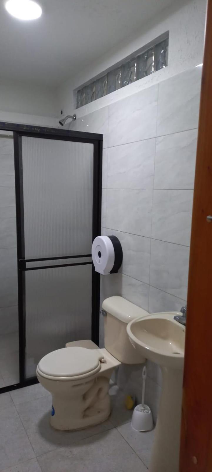 Con Estacionamiento Cerca Al Parque